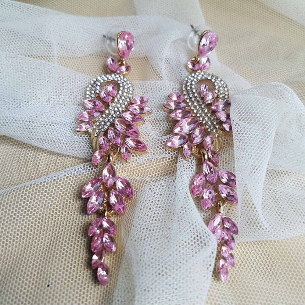 Swarovski Elements Fashion Statement
Earrings NEW